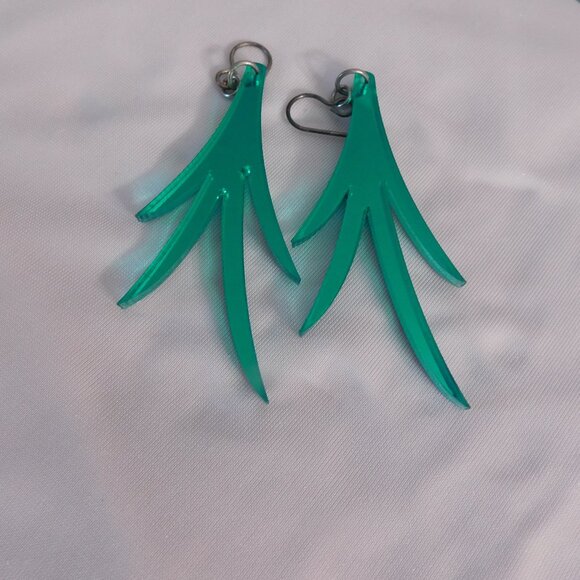 Ladies Christmas Tree Designed Pierced Earrings - Picture 2 of 4